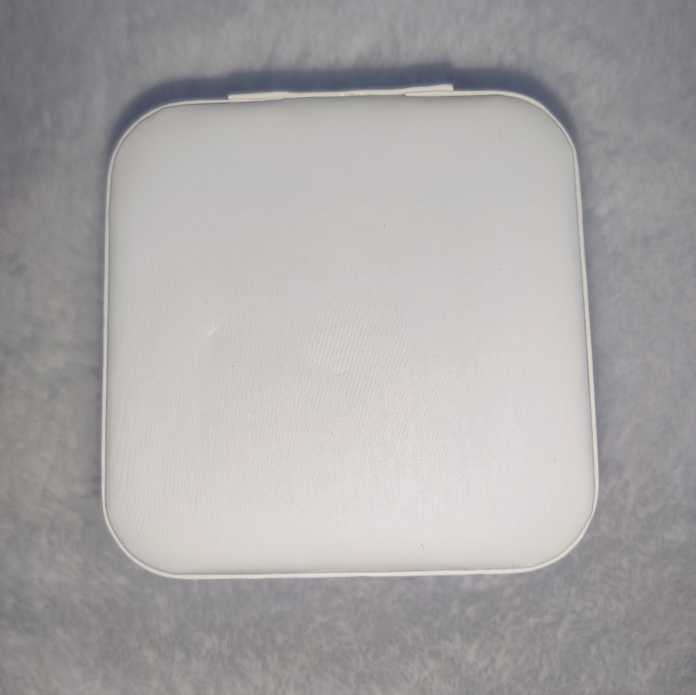 White Portable Jewelry box - Picture 3 of 3